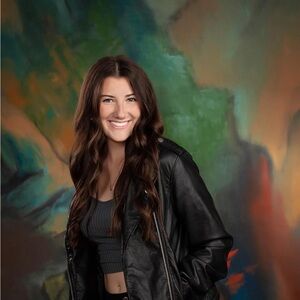 Meet your Posher, Abigail